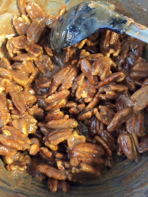 CINNAMON PECANS – Party Size